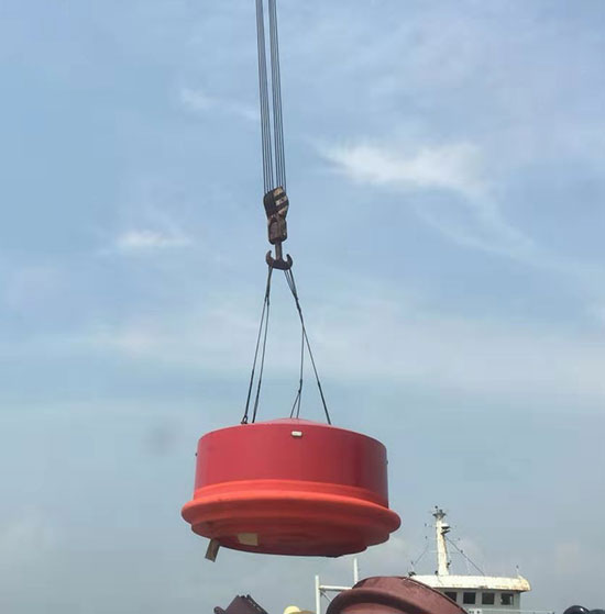 鋼制(質)浮筒防腐蝕防銹聚脲噴涂機(圖1) 鋼制(質)浮筒