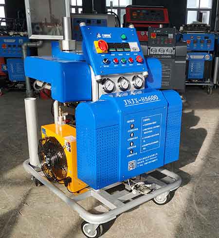 外墻保溫聚氨酯噴涂機(jī)(圖1) JNJX-H5600型液壓外墻保溫聚氨酯噴涂機(jī)